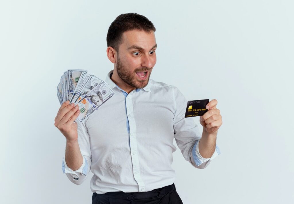 Dólares con tarjeta de crédito y funcionamiento del cupo disponible